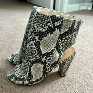 BAMBOO Snakeskin Pattern Heeled Boots